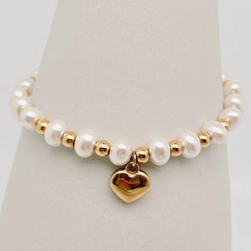 Elegant Gold and Pearl  Stainless Steel Heart Pendant Pearl Beaded Bracelet